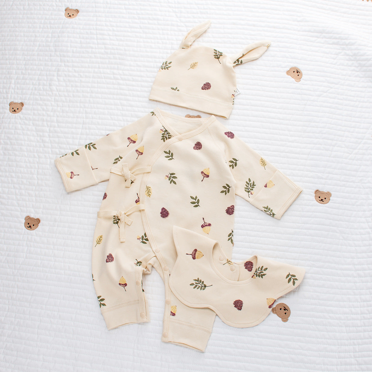 Baby-Jumpsuit aus Baumwolle mit Schnürung