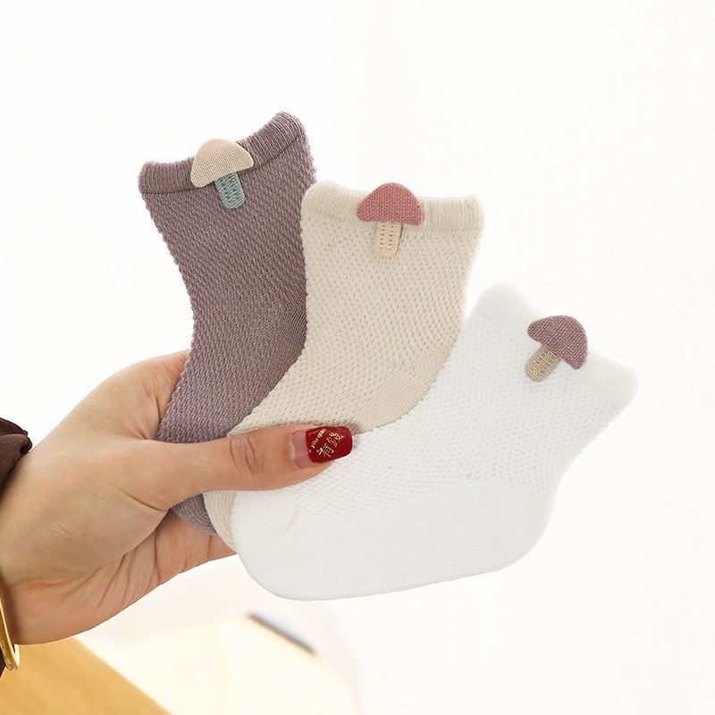 Dünne Babysocken aus Baumwolle