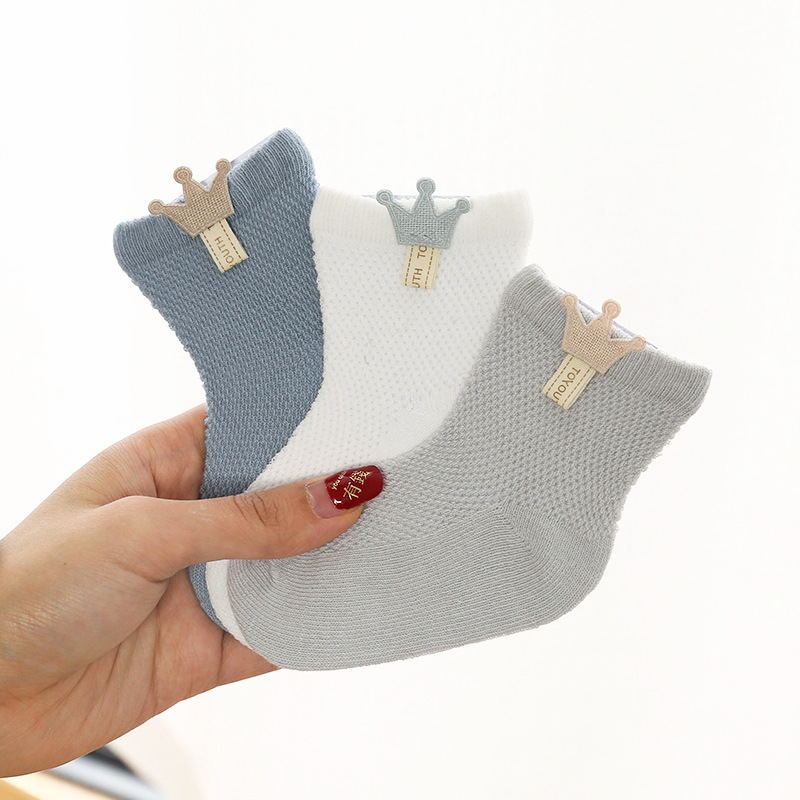 Dünne Babysocken aus Baumwolle